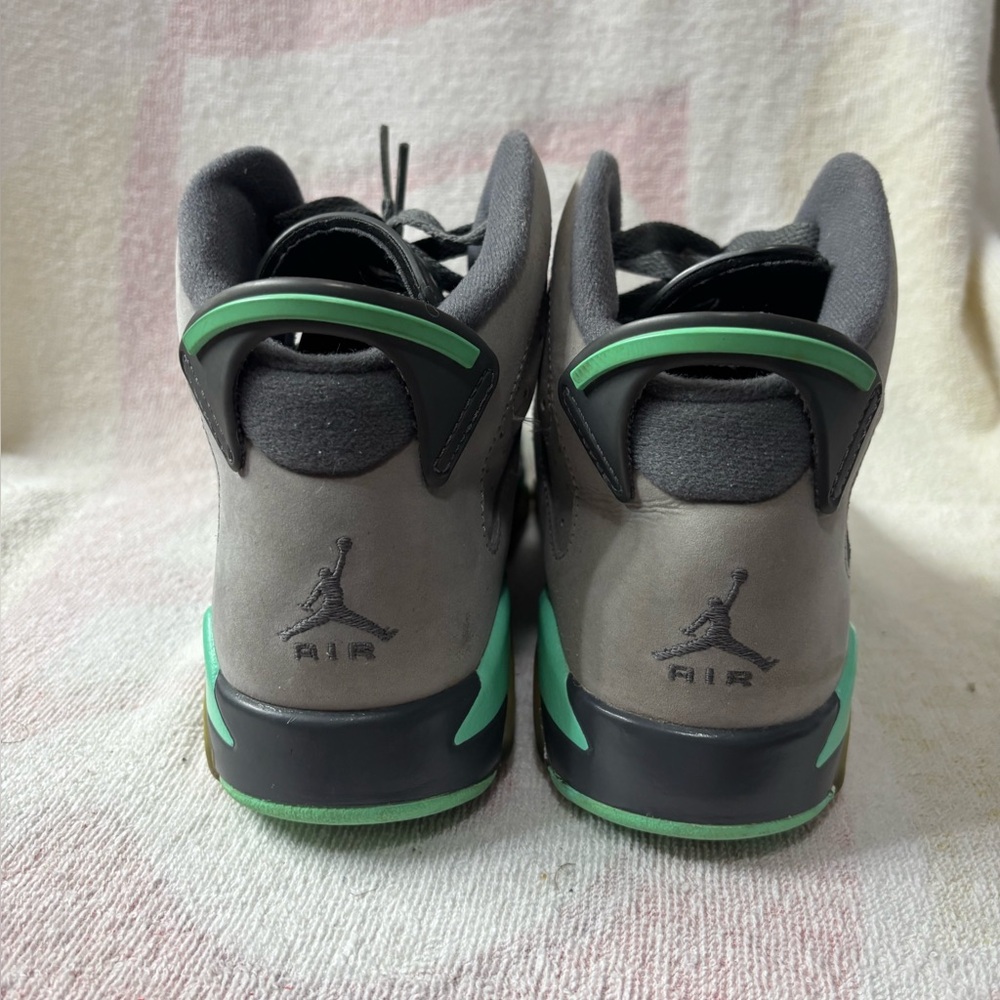Jordan Kids Black and Gray Sneakers with Green Accents - Picture 4 of 7